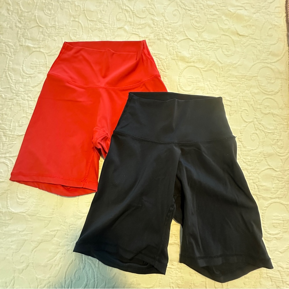 NVGTN Women's Athletic Bike Shorts - Red & Black